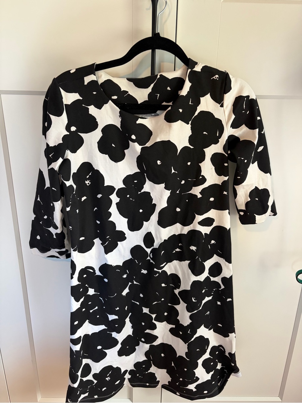 Mahi Gold Black & White Floral Shift Dress
